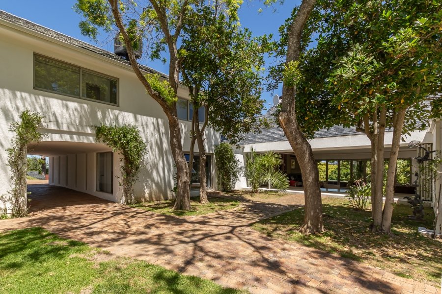 4 Bedroom Property for Sale in Bishopscourt Western Cape